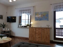 Cozy Ski Base With Garden