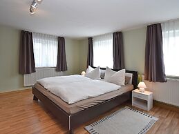 Ferienhaus mit Garten in Waldnahe