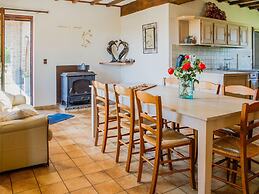 Villa in Bitvre With Garden