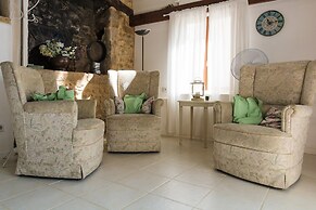 Rustic Chic Country Cottage