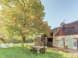 Forest Hideaway in Saint-caprais