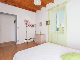 Forest Hideaway in Saint-caprais