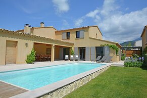 Villa in Malaucene Near Mount Ventoux