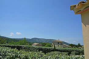 Villa in Malaucene Near Mount Ventoux
