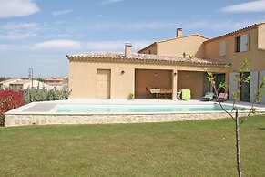 Villa in Malaucene Near Mount Ventoux