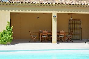 Villa in Malaucene Near Mount Ventoux