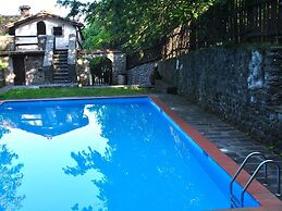 Spacious Home With Shared Pool