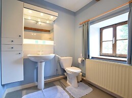 Cozy Weris Cottage Retreat
