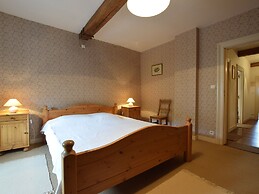 Cozy Weris Cottage Retreat