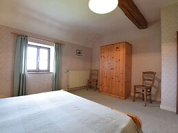 Cozy Weris Cottage Retreat