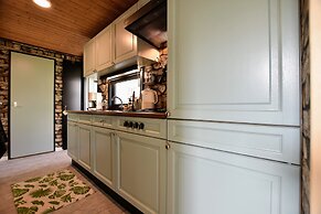 Chalet With Balcony in Veluwe