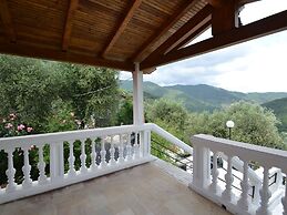Nature Retreat in Testico