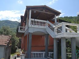 Nature Retreat in Testico