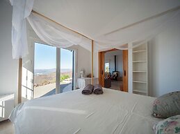 Villa in Arenas With Mediterranean Views
