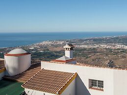 Villa in Arenas With Mediterranean Views