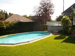 Spacious Home With Garden