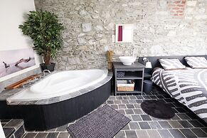 Mansion in Hastiere par Dela With Pool