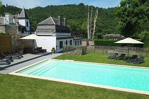 Mansion in Hastiere par Dela With Pool