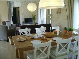 Villa in Languedoc With Pool Near Historic Cities