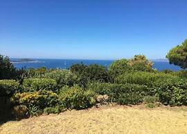 Villa in Languedoc With Pool Near Historic Cities