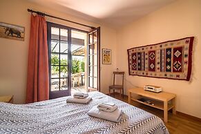 Villa in Beaufort With Pool & Views