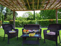 Cottage in Tuscany With Pool & Olive Groves