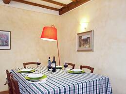 Cottage in Tuscany With Pool & Olive Groves