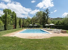 Cottage in Tuscany With Pool & Olive Groves