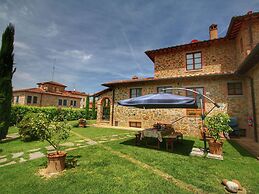 Cottage in Tuscany With Pool & Olive Groves