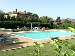 Cottage in Tuscany With Pool & Olive Groves