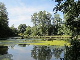 Retreat With Ponds, Braibant