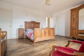 Vintage Holiday Home in Nouart