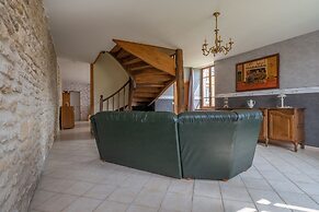 Vintage Holiday Home in Nouart