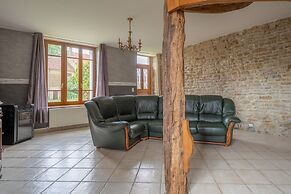 Vintage Holiday Home in Nouart