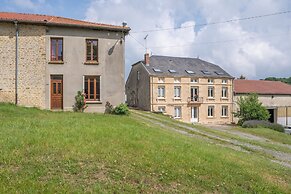 Vintage Holiday Home in Nouart