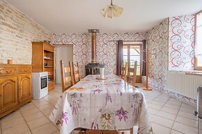 Vintage Holiday Home in Nouart