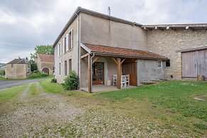 Vintage Holiday Home in Nouart