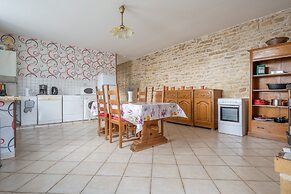 Vintage Holiday Home in Nouart