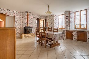 Vintage Holiday Home in Nouart