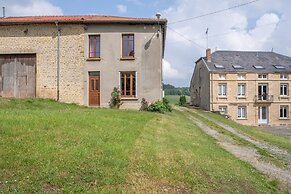 Vintage Holiday Home in Nouart