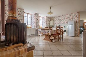 Vintage Holiday Home in Nouart