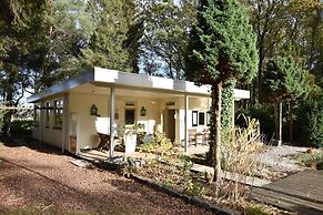 Detached Bungalow With Outdoor Fireplace