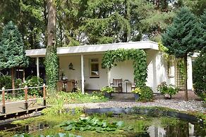 Detached Bungalow With Outdoor Fireplace