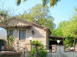 Tuscan Charm: Frassini Cottage