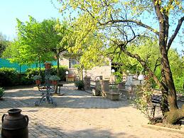 Tuscan Charm: Frassini Cottage