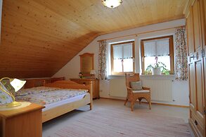 Ferienwohnung in Bernhardsberg Nahe Skipisten