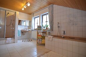 Ferienwohnung in Bernhardsberg Nahe Skipisten