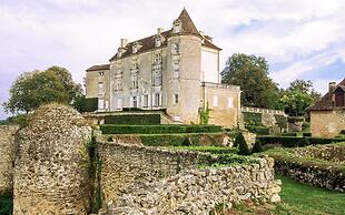 Cottage in Bourgnac With Whirlpool