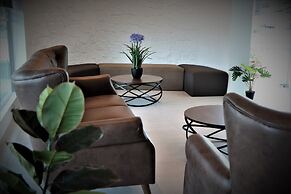 Hotel Longhouse