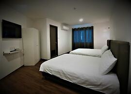 Hotel Longhouse